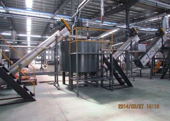 Trituradora de reciclaje plástica del CE, botella del ANIMAL DOMÉSTICO 2000kg/H que recicla la línea