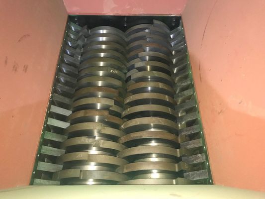 máquina de la trituradora del eje del gemelo 18.5kw, picadora de papel durable del neumático