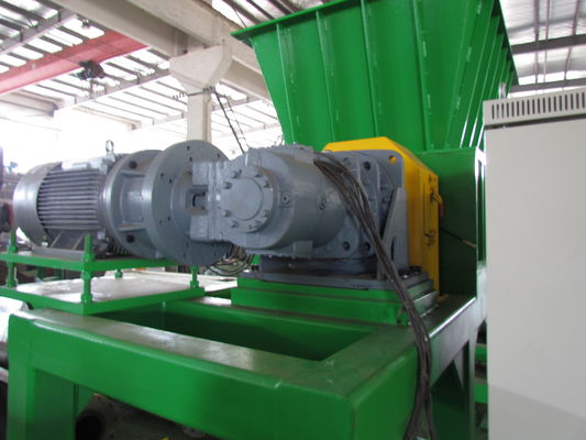 máquina de la trituradora del eje del gemelo 18.5kw, picadora de papel durable del neumático