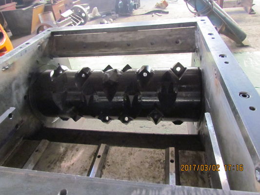 Sola máquina de la trituradora del eje de SKD 11 para los terrones del picosegundo